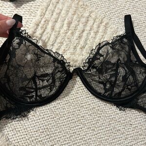 VS Lace Bra